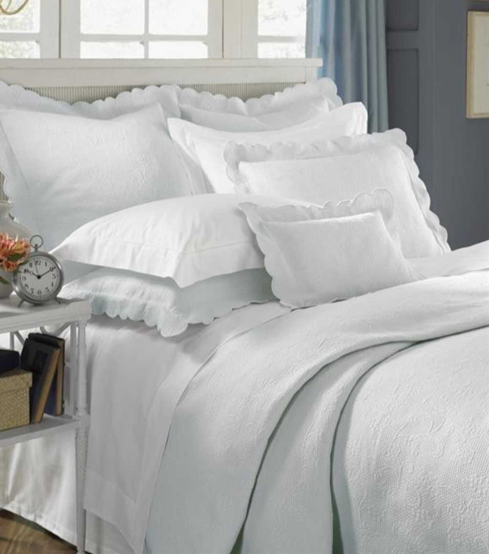 Linea Casa by Sferra White Matelassé Woven Alice Flowers Coverlet King